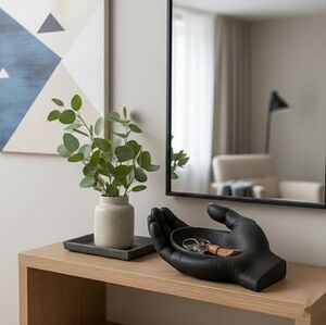 Black Hand-Shaped Key Holder